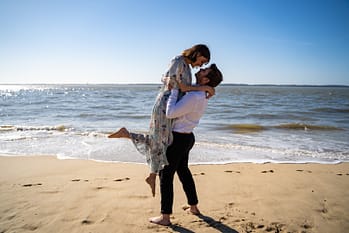 Séance couple sur les plages de Lateste de Bush à côté d'Arcachon